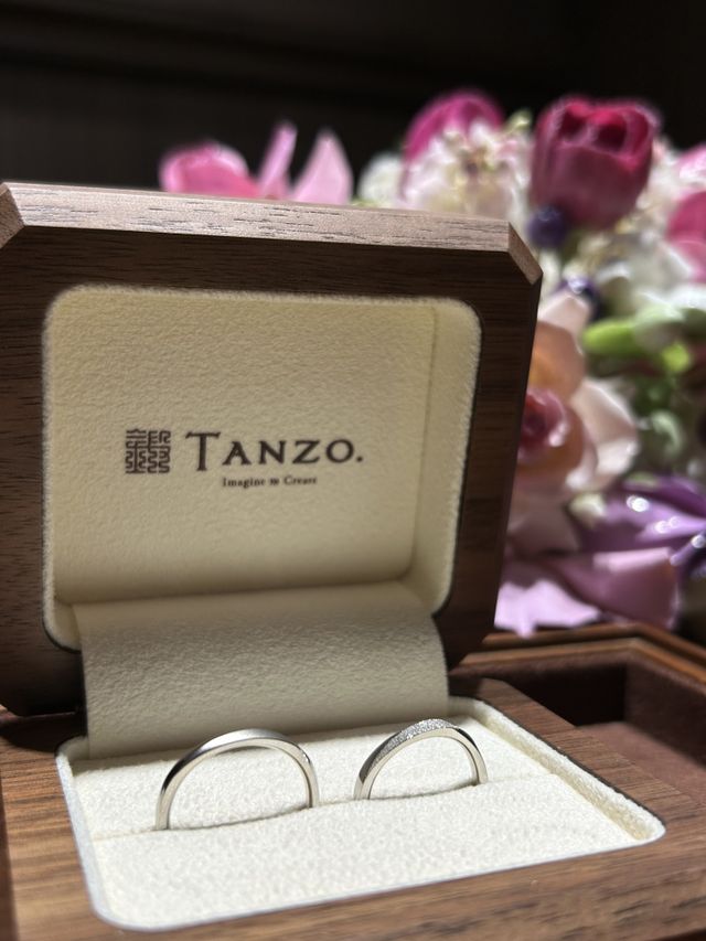 木から削り出したケースも気に入りました。