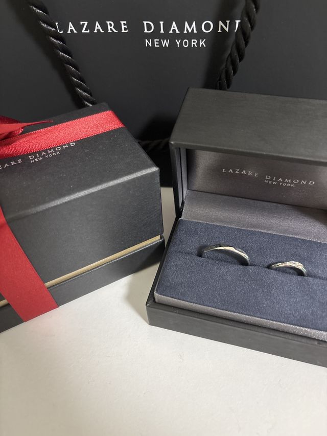 カーブの感じが似ていて、ペアっぽいところがお気に入りです。