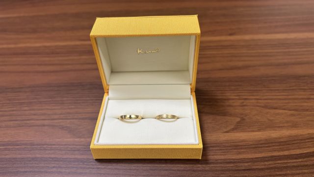 夫婦で同じ種類のリングを買いました。