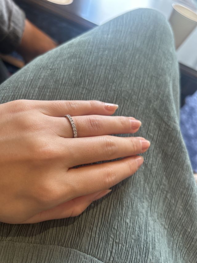 重ね付けをしたかったので、エタニティリングにしてもらいました