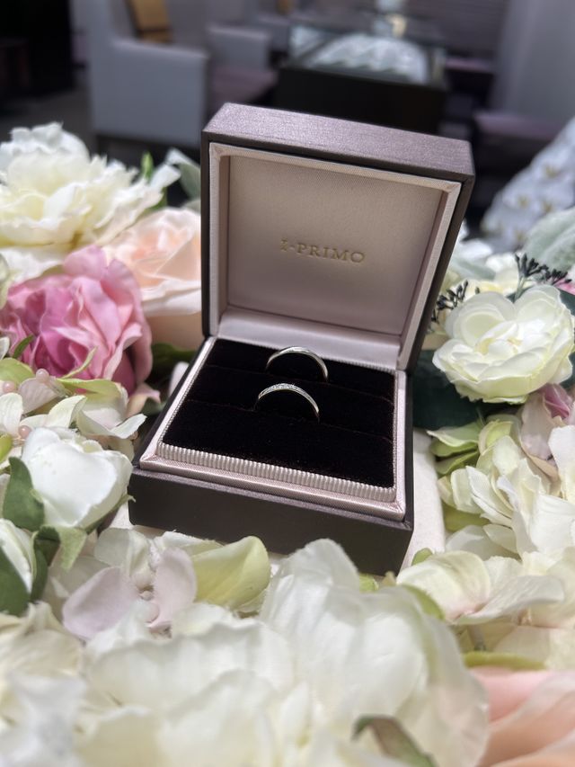 指輪には入籍日とそれぞれの名前を入れました。