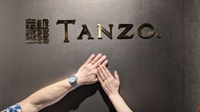 これから先も手を取り合っての意味を込めて