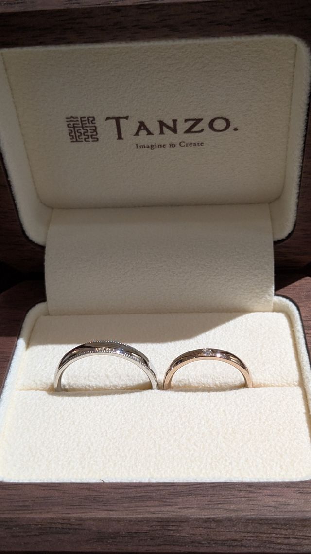 お互いデザインも素材も違うそれぞれの個性を大事にしな指輪