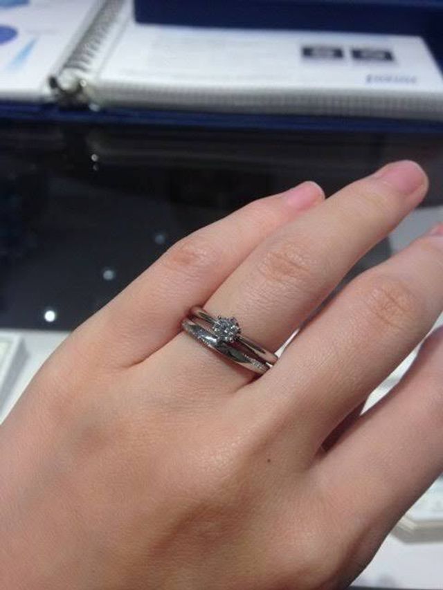 結婚指輪を買いにいきました。