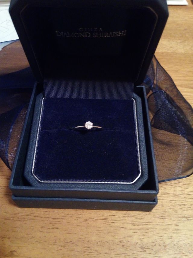 彼からいただいた婚約指輪です。