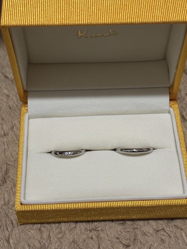 シンプルで素敵な指輪です