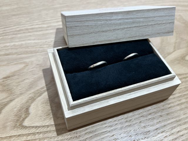 ライン鏡面、ベースホーニング、メレダイヤ無しのデザイン