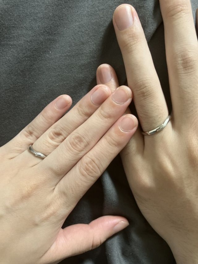2人で指輪の写真を撮りました。
