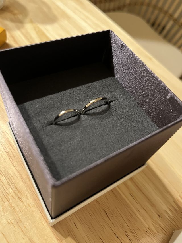 結婚指輪を作成しました。
シンプルなデザインに仕上げました！