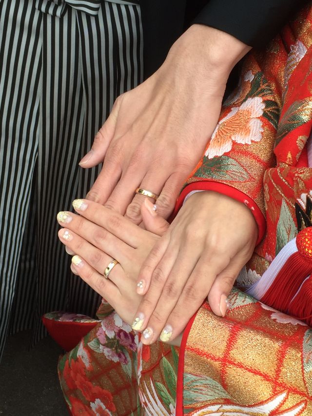 ゴールドを基調としたデザインで、私のはダイヤが入っています。