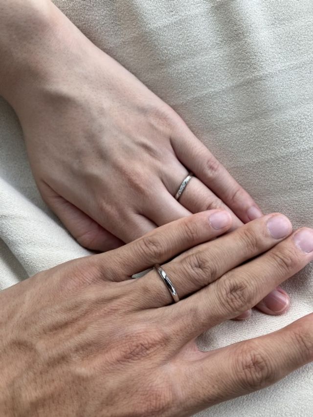 購入してから初めて2人でつけた写真です。