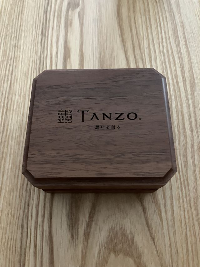 スタイリッシュな箱