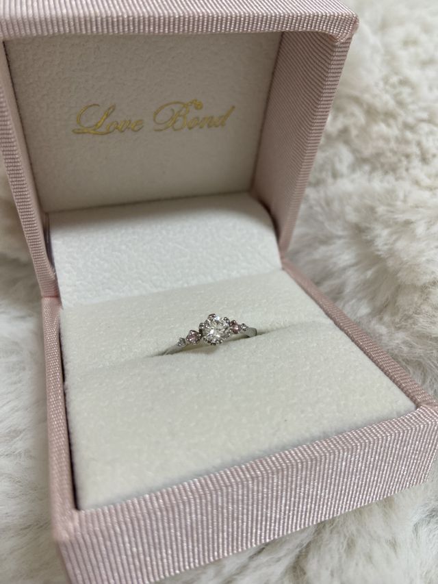 婚約指輪の写真