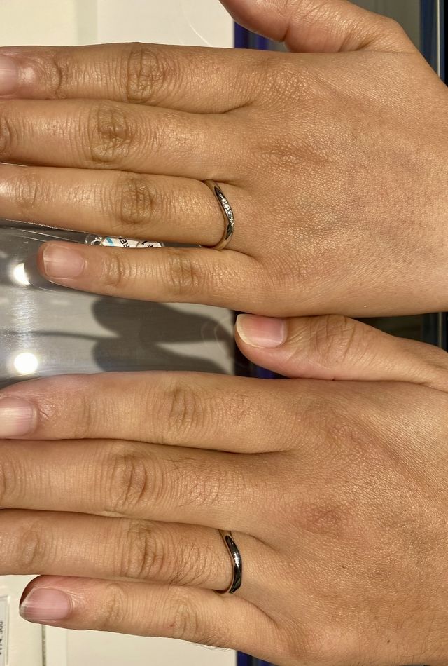 ウェーブとダイヤの指輪