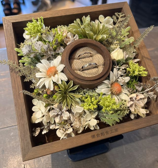 完成後にお店が用意してくれた撮影用ボックスに入れて撮影