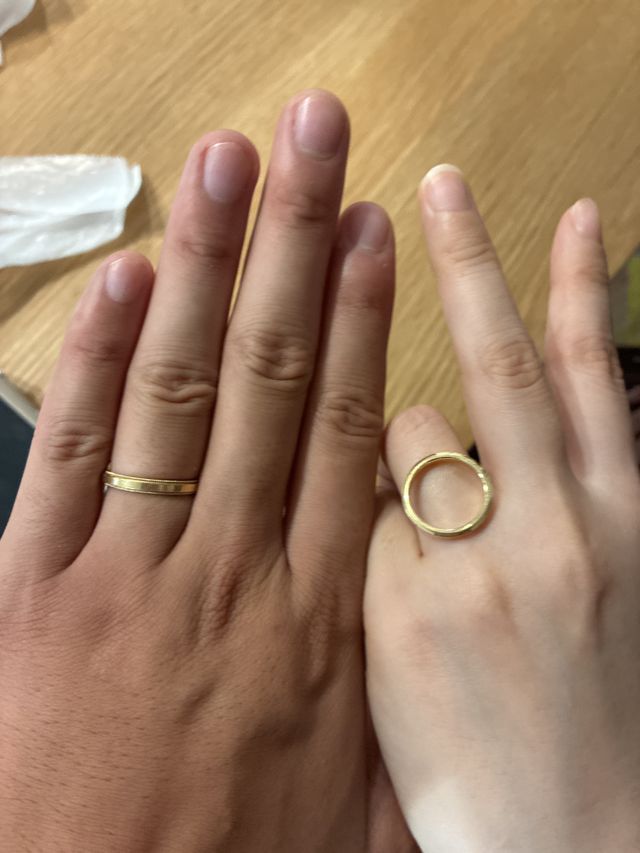 妻は産後でむくんでいるので指輪が入りませんでした。