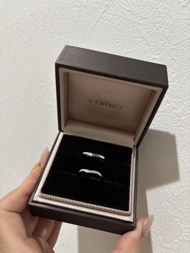 ５つのダイヤが特徴的