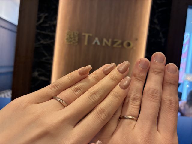 結婚指輪の受け取りの際に、店舗で撮影させて頂きました。