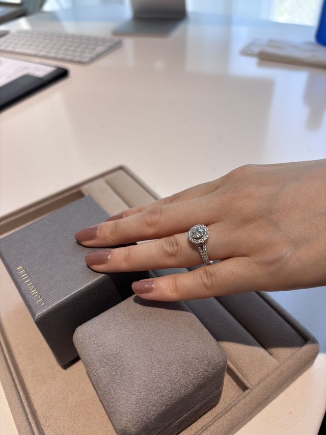 ヘイローのラウンド型の指輪を購入しました！妻も大喜びでした！