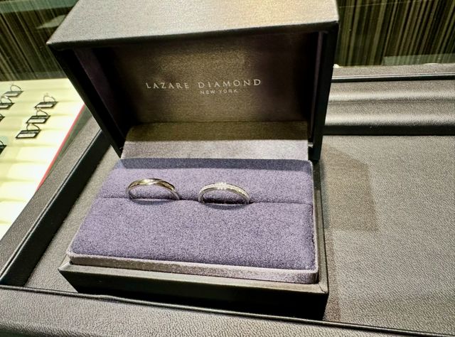 ハンプトンのプラチナ。夫の指輪はショアという種類です。