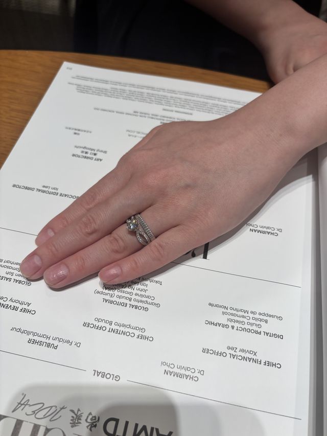 グログランを試着。ホワイトゴールドです。