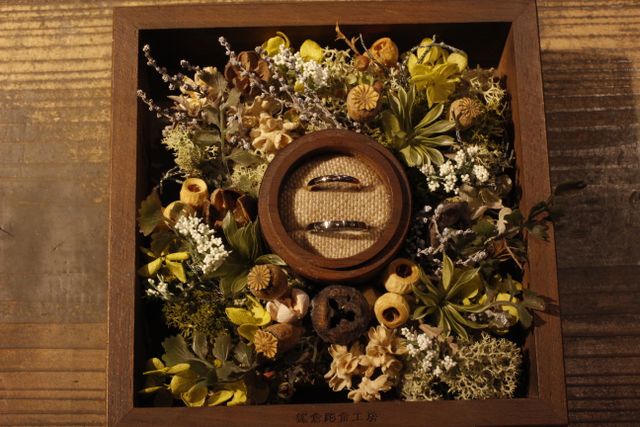 制作後、お店の方で用意してくださったリングピローにて撮影