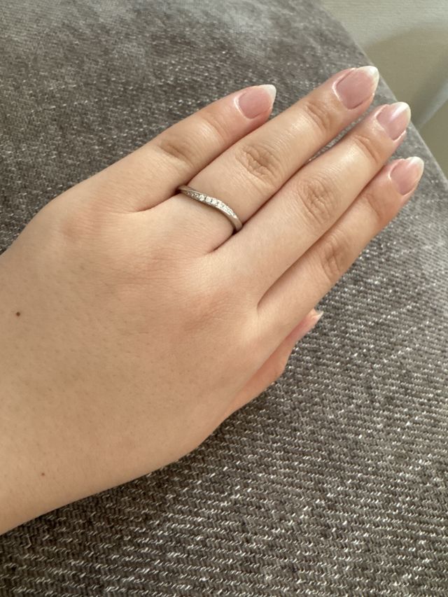 自分の手や指の形にあった指輪を店員さんに勧めてもらいました。