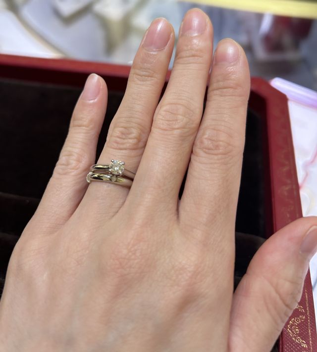 婚約指輪と結婚指輪を重ね付けをしてみました