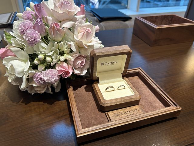 結婚指輪を受け取りました！
希望通りのデザインで感激です！