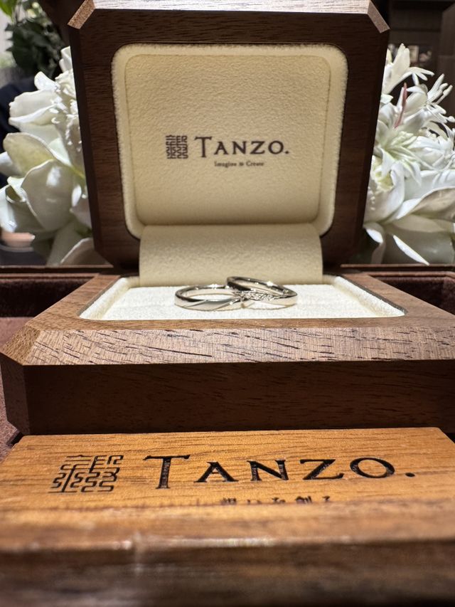 二人でデザインを決めて作成した指輪