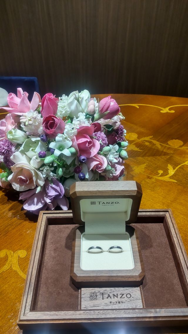ケースにもこだわった素敵な結婚指輪が出来上がりました