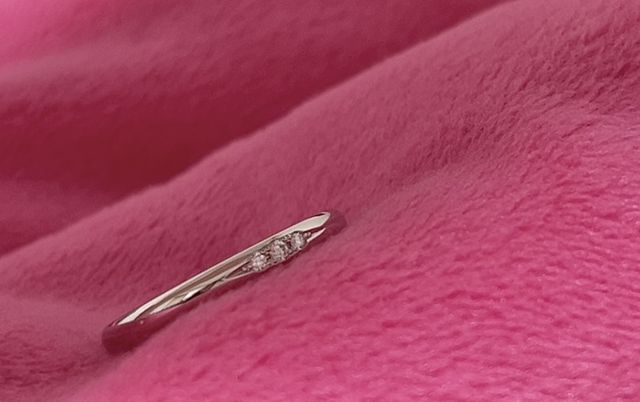 派手でも地味でもなく日々の生活にさりげない輝き