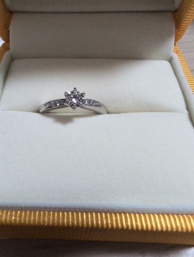 婚約指輪
