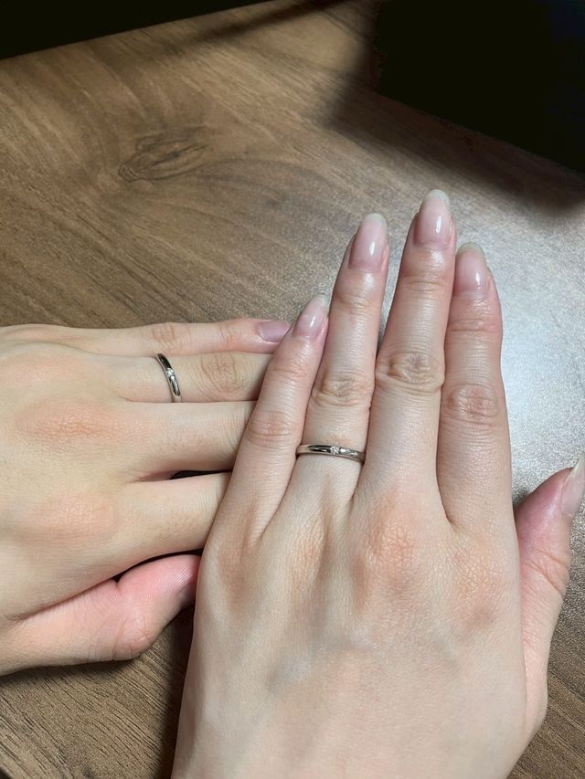 ペアで装着している写真です。