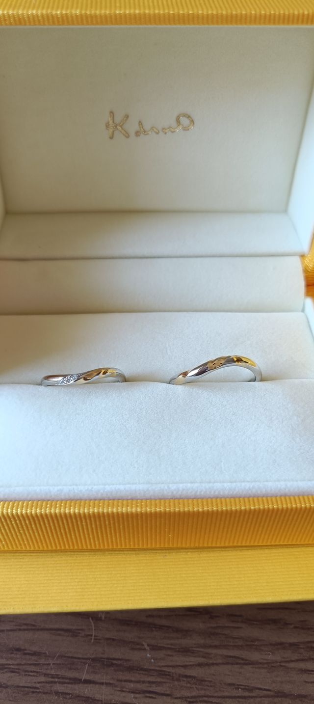 2つを重ねた時にひとつのデザインになるようにしました