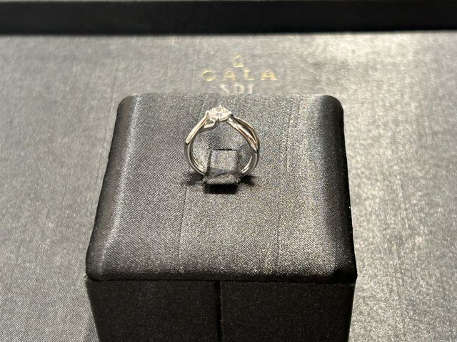 特徴的なリング