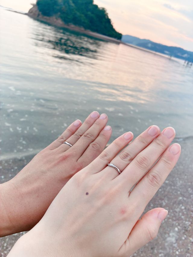 右の手の指輪