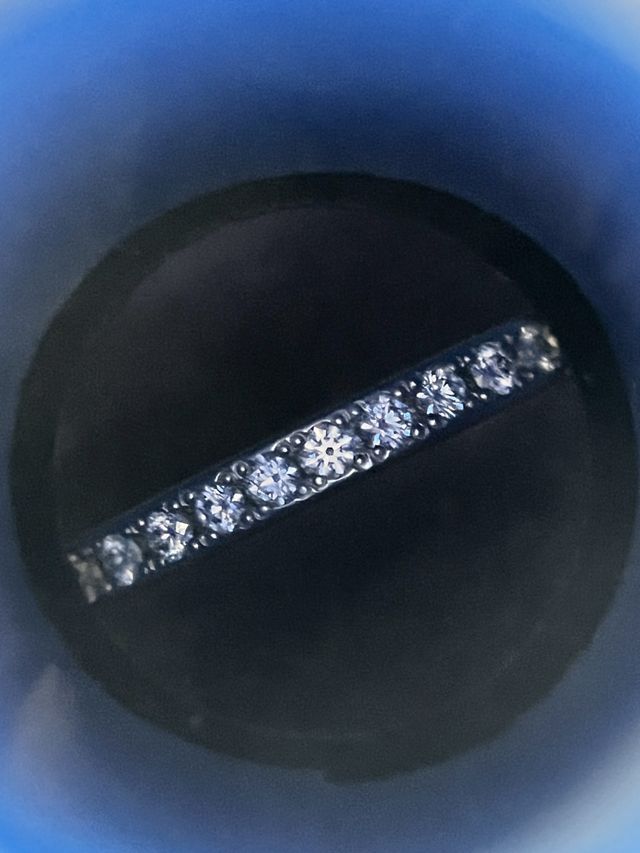 スコープ越しの女性リング！上品でオシャレです