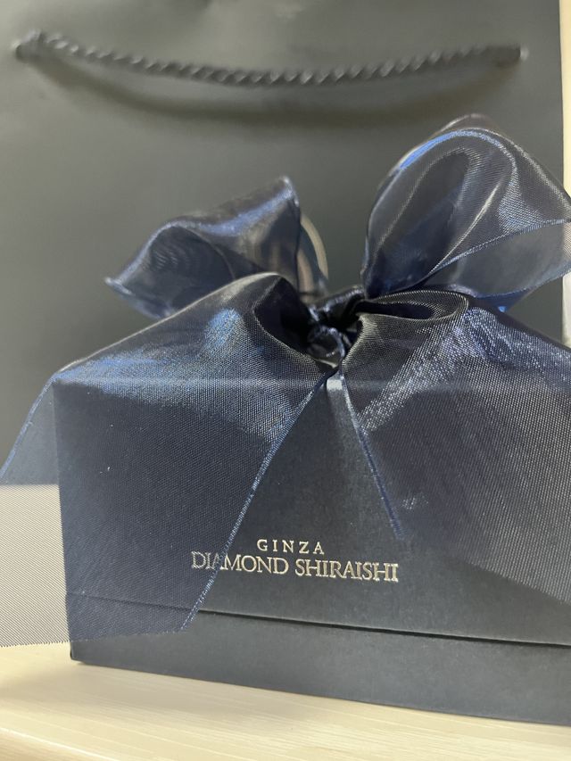 保管時のボックスにはペアで揃えて入れることができます。