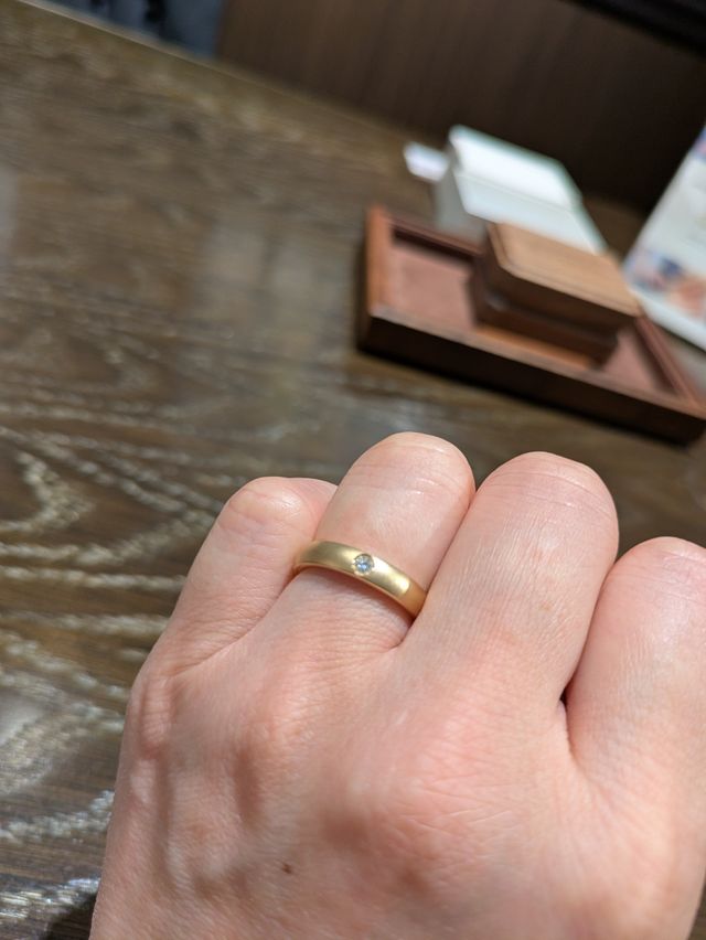 入籍指輪システムを利用し、つけ心地ぴったりです。