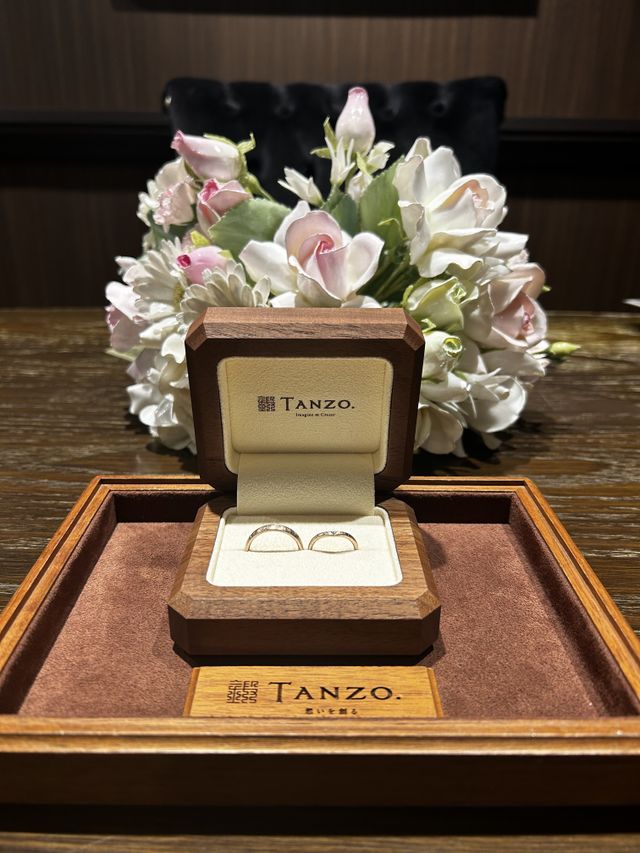 重厚感のある箱に入った、キラキラした指輪に感動しました！
