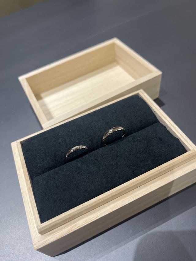 購入した結婚指輪。デザインも接客もなにもかも大満足です。
