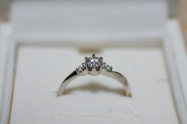 婚約指輪です。