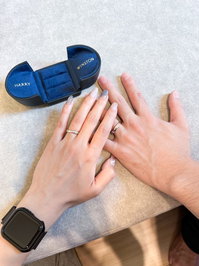 夫婦共にハリーウィンストンで購入しました。