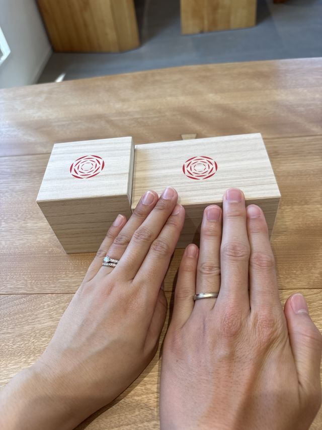 婚約指輪と結婚指輪です！
時結を選ばせていただきました！