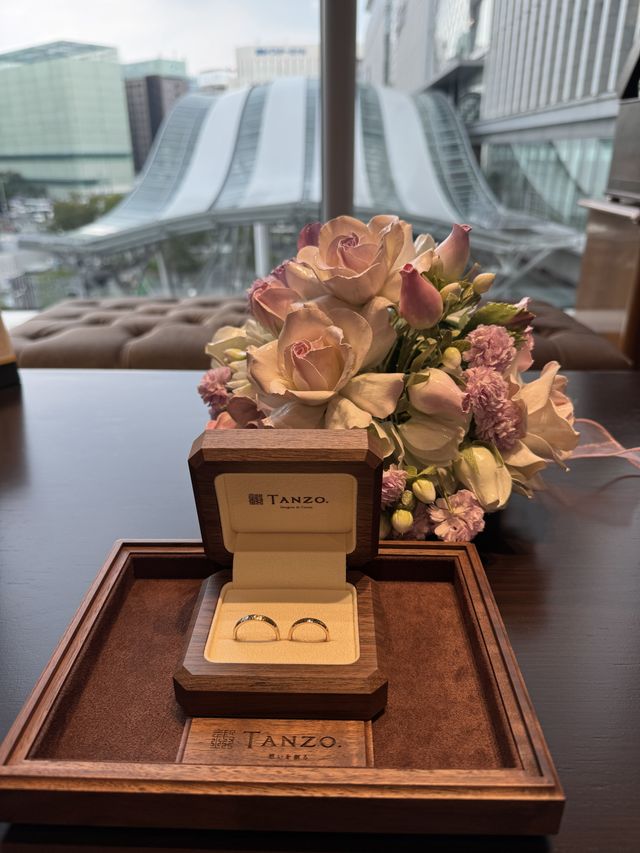 指輪、博多駅とともに