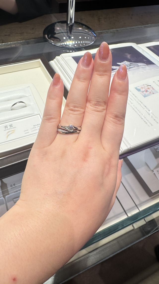 結婚指輪と婚約指輪のセットです