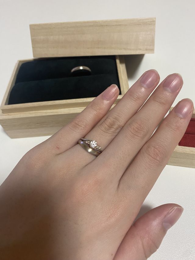 結婚指輪が届いてから、重ね付けした着用写真