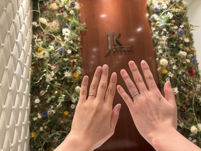 指輪が届いてお店ですぐ撮った写真です。