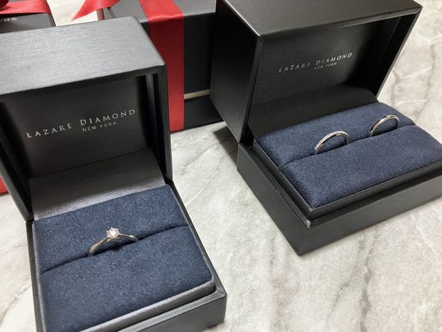 細身のリングで重ね付けするととてもきれいです